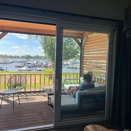 Camping Kleine Belterwijde, Wiede Lodge Met Uitzicht Over Het Water Belt-Schutsloot Exterior foto
