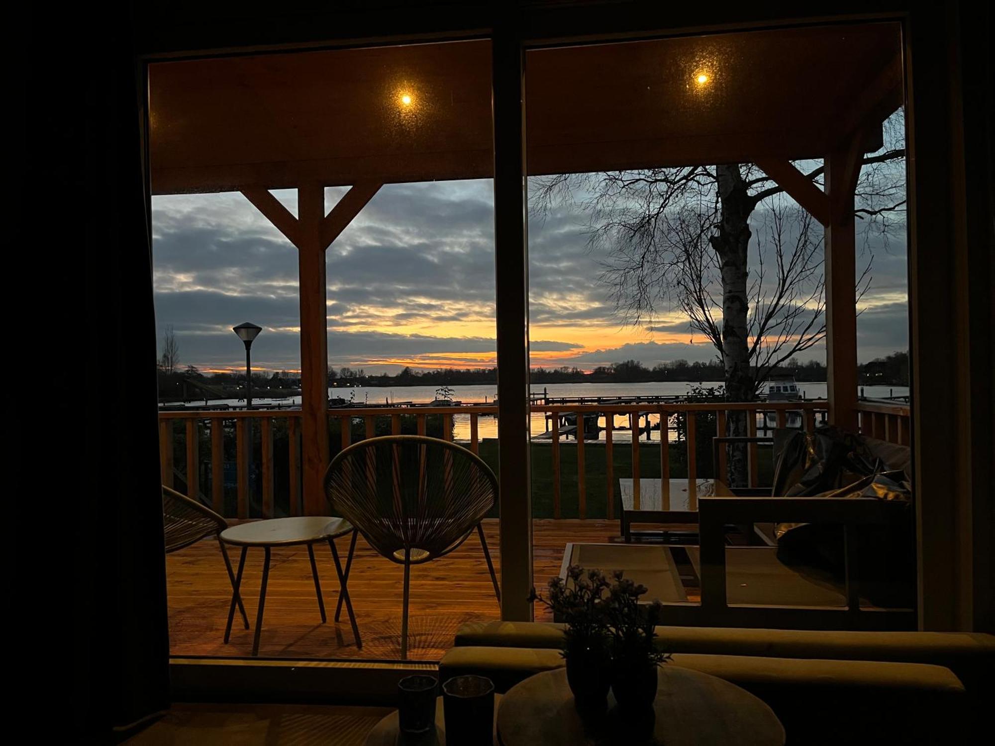 Camping Kleine Belterwijde, Wiede Lodge Met Uitzicht Over Het Water Belt-Schutsloot Exterior foto