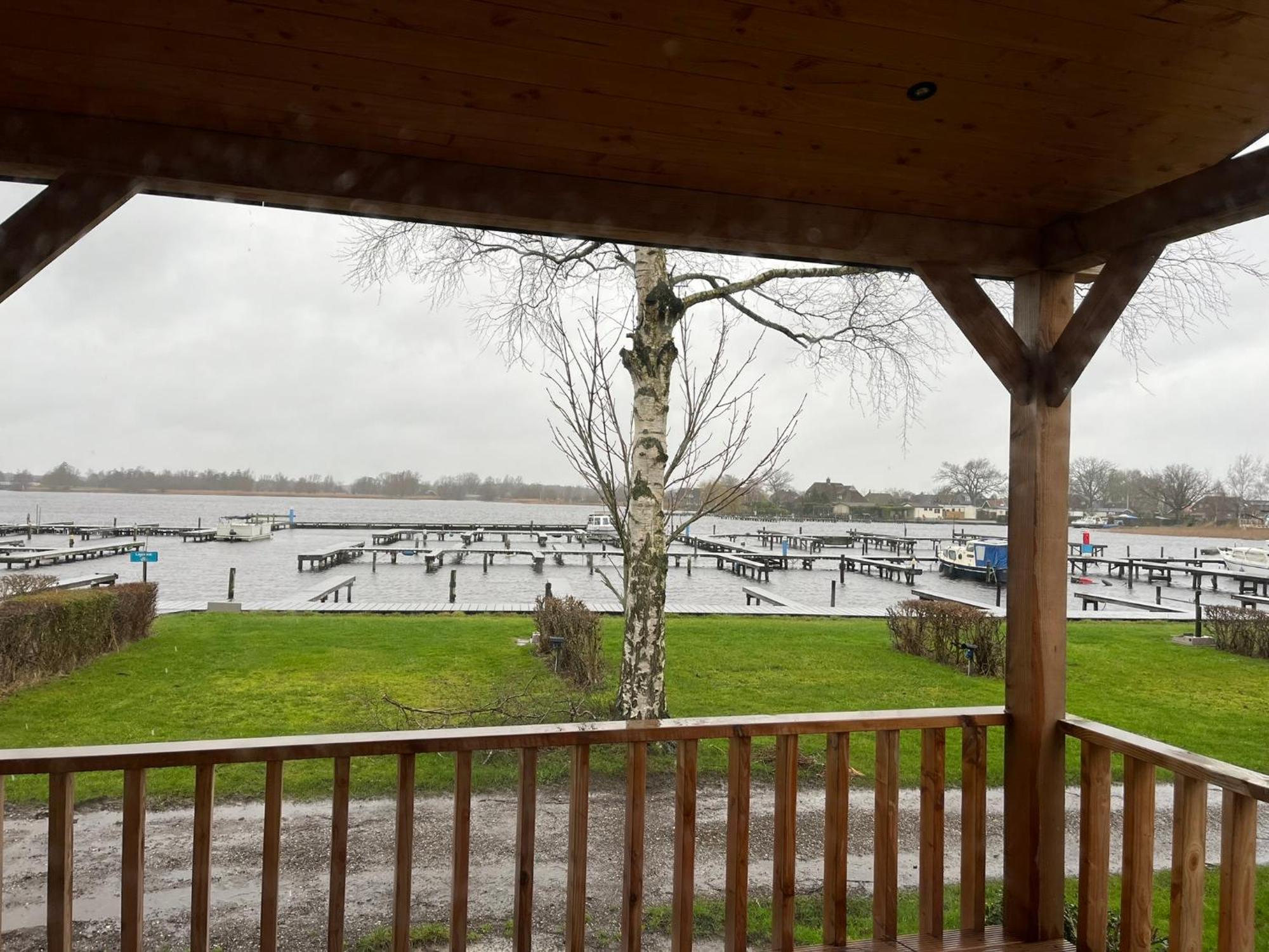 Camping Kleine Belterwijde, Wiede Lodge Met Uitzicht Over Het Water Belt-Schutsloot Exterior foto