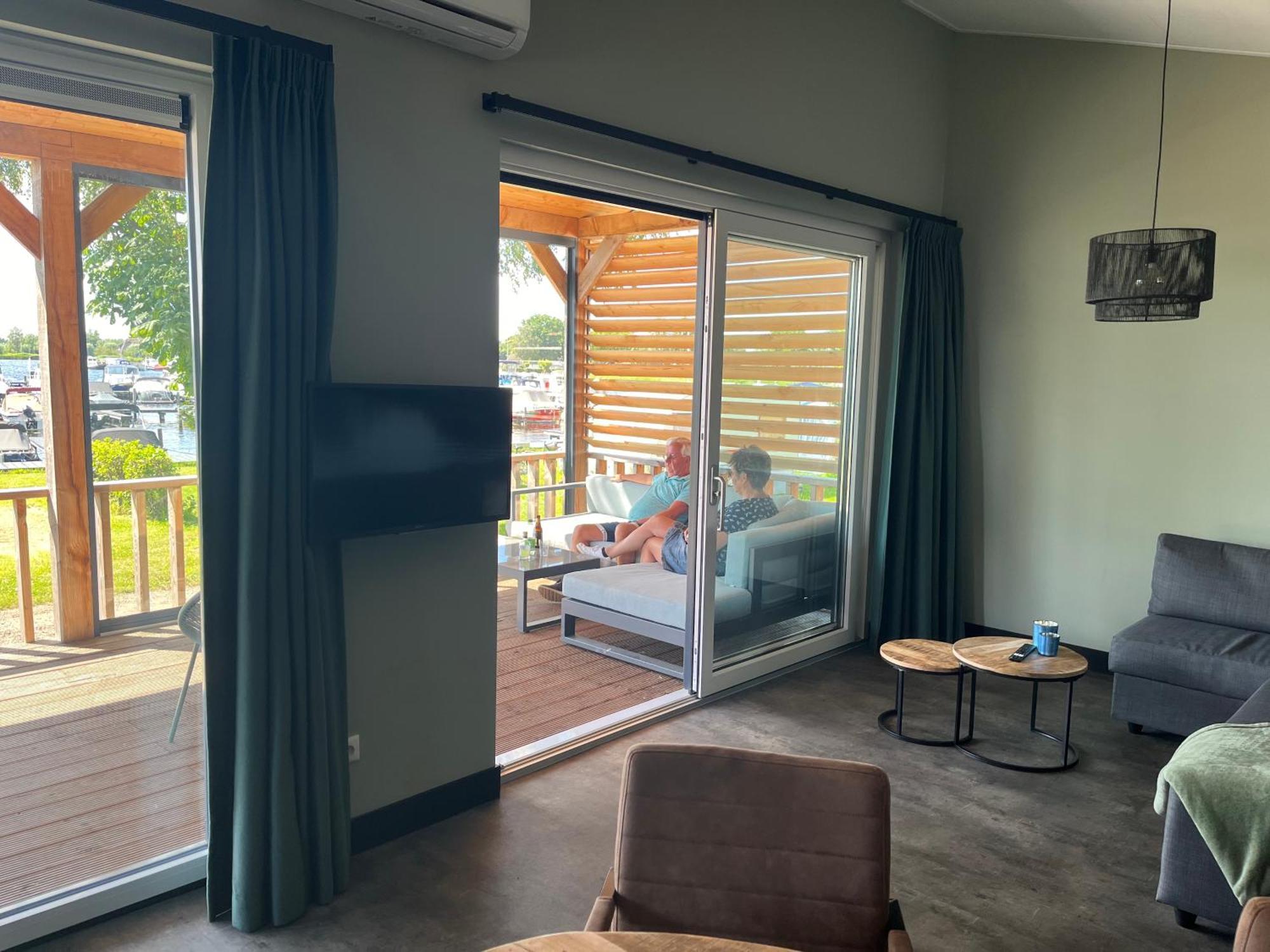 Camping Kleine Belterwijde, Wiede Lodge Met Uitzicht Over Het Water Belt-Schutsloot Exterior foto